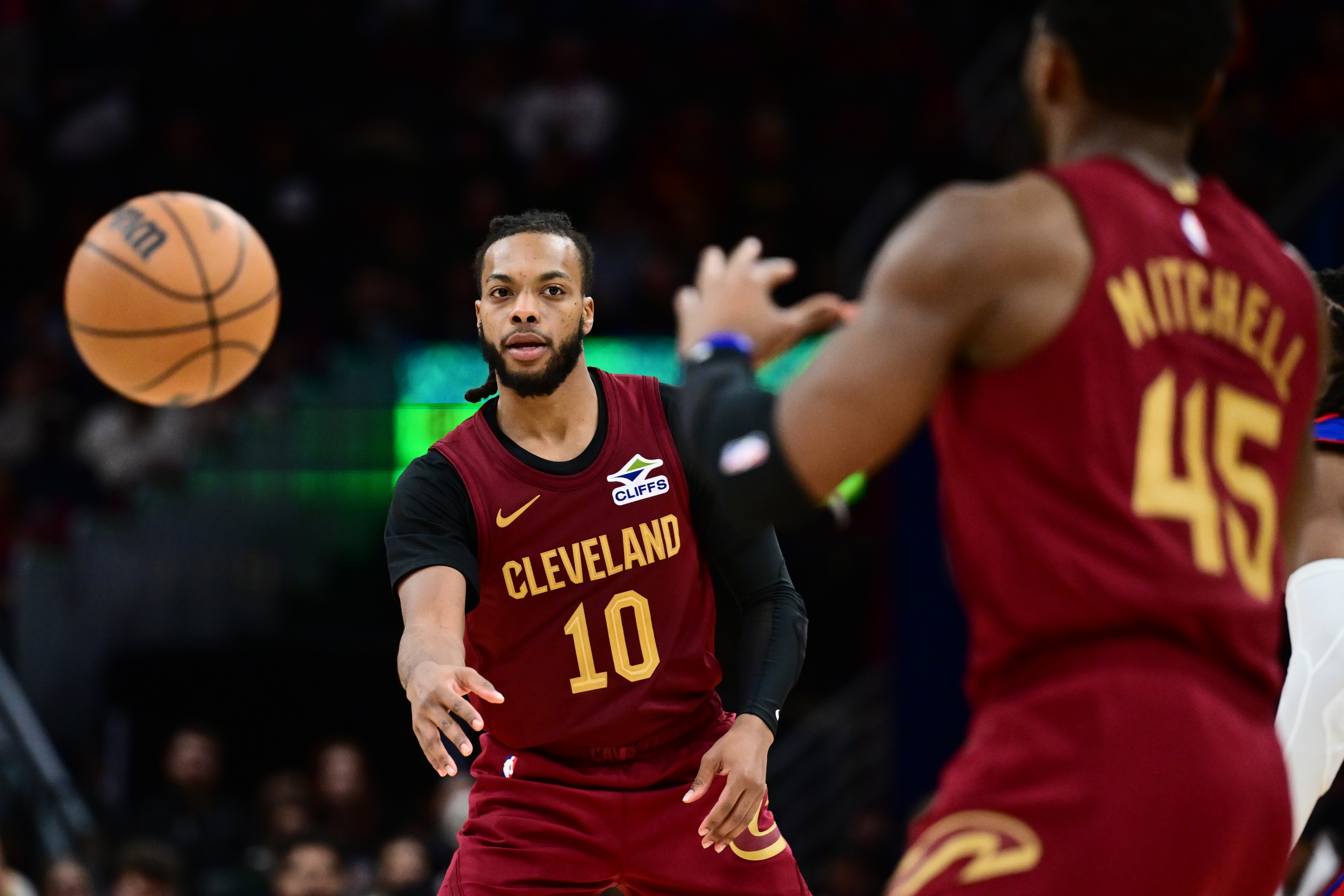 星空体育-顶不了一点！加兰突破轻松左手上空篮反超比分 骑士最多落后17分