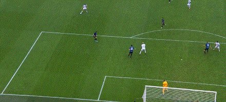 1653264370423081341.gif 科雷亚3比0.gif