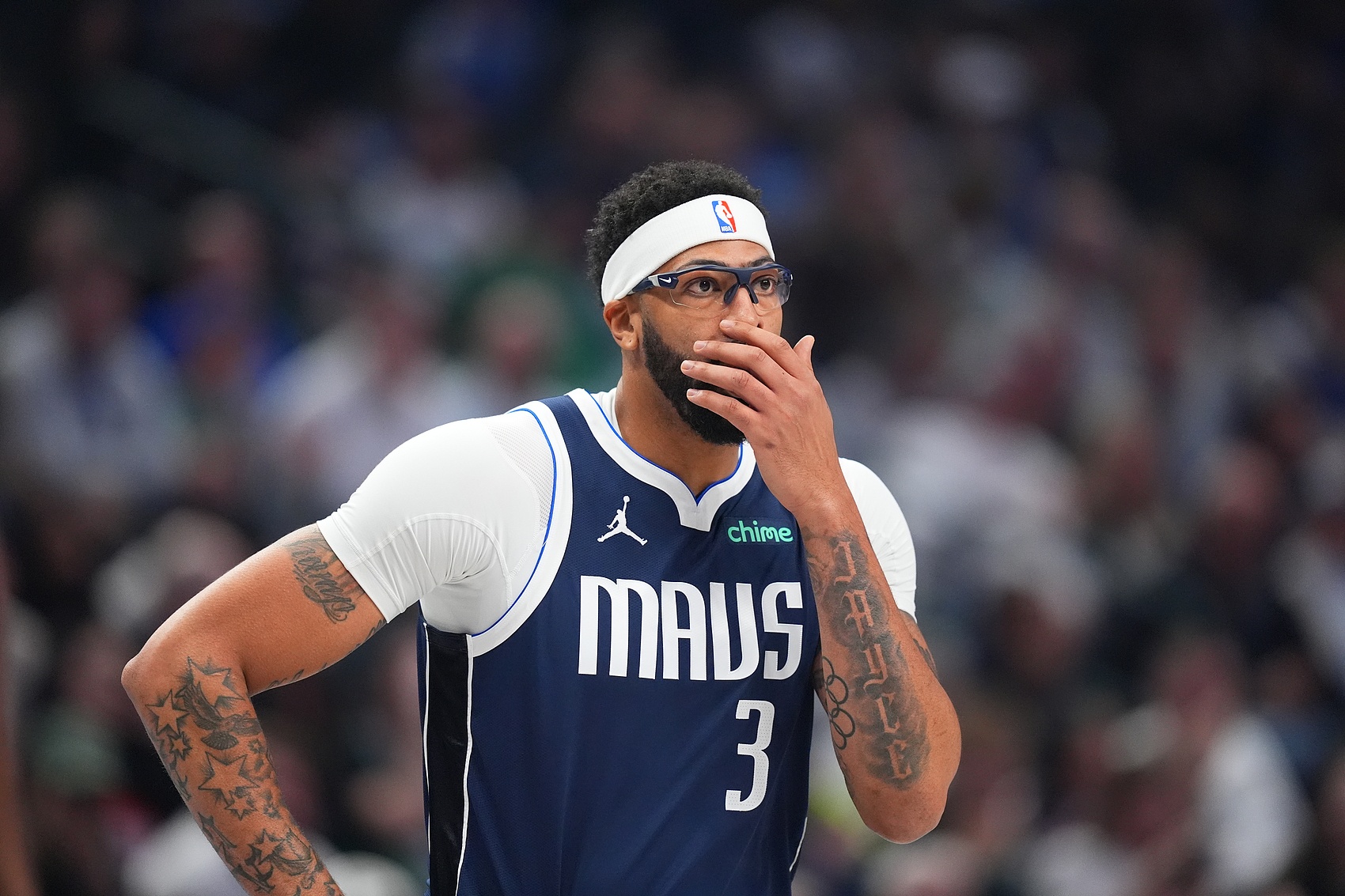 Starrysky Sports-肯尼：如果浓眉穿西装次数比穿球衣多 那奇才这笔交易就不划算