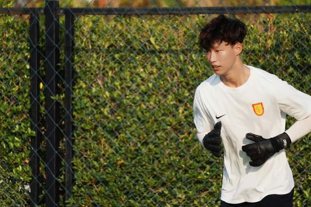 星空体育官网-重庆超值引援，姚浩洋转会费700万 迪马塔非射手 给向余望当僚机