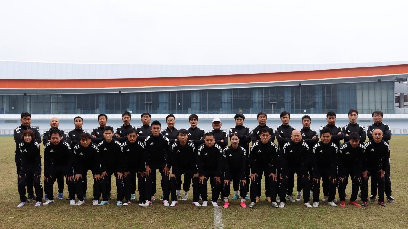 星空体育下载-足协举办精英青训教练员专项培训班，周穗安、李春满授课