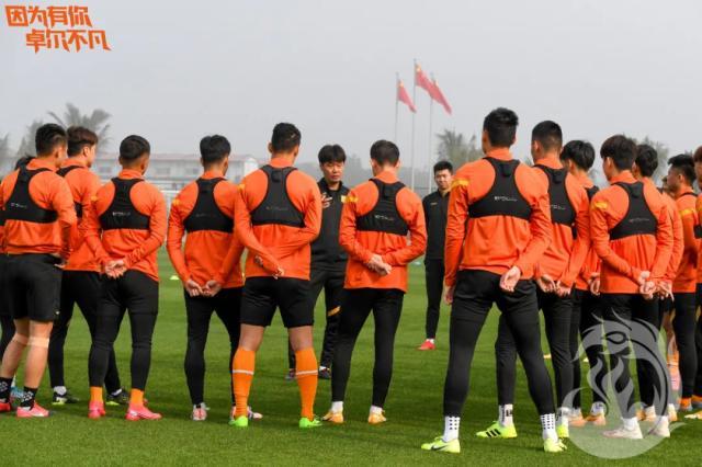 星空体育APP-李霄鹏“金句”动员：希望武汉队不在球场上“谦虚”